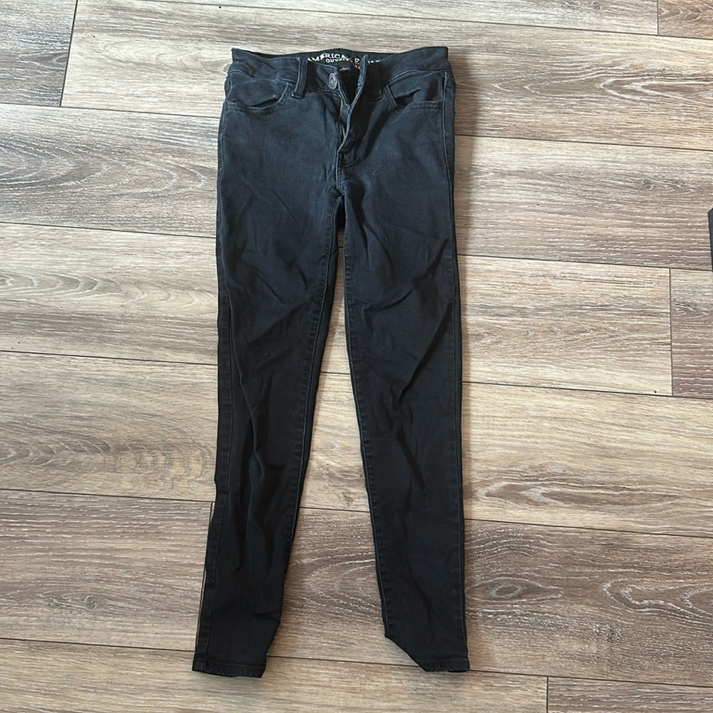 Size 0 short black American eagle jegging